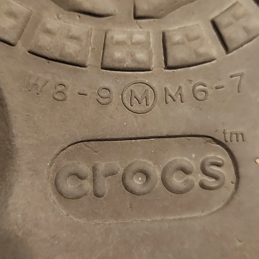 EMBELLISHED CROCS! SUPER CUTE 😍 NO ONE ELSE HAS A PAIR!!! 8W/6M - Picture 5 of 6